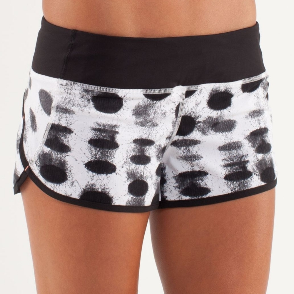 LULULEMON Run Speed Short Seaside Dot White Black Size 10